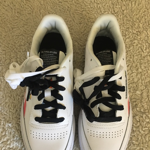 Reebok - Picture 3 of 11